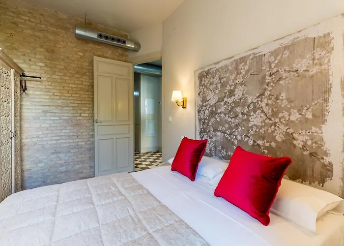 Dona Elvira Suites Cathedral